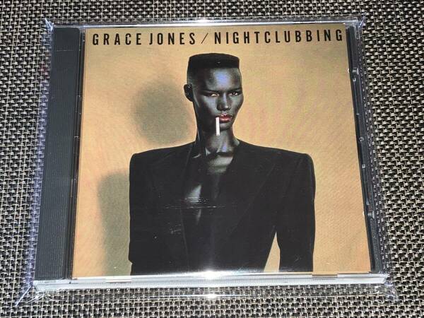 送料込み GRACE JONES グレイス・ジョーンズ ナイトクラビング P32D-25004 即決