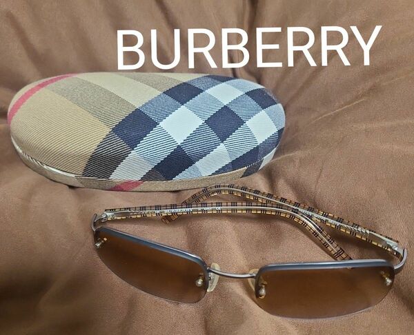 美品　BURBERRY　バーバリー　サングラス ケース付　ノバチェック