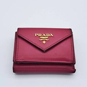 PRADA ピンク 三つ折り財布 サフィアーノレザー 財布 三つ折り プラダ レター型