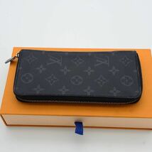 LOUIS VUITTON 未使用に近いモノグラム エクリプス ジッピーウォレット ヴェルティカル 長財布 ラウンドファスナーラウンドジップ_画像3