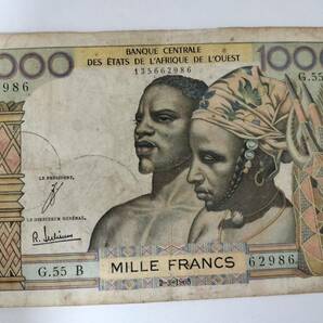 A 2137.西アフリカ1枚(1965年) 紙幣 旧紙幣 外国紙幣 の画像2