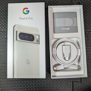 Google Pixel 8 Pro 256GB Porcelain 白 SIMフリー 使用期間短い美品 おまけ付きですぐ使えますの画像2