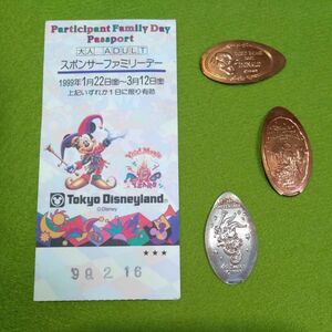 【送料無料】東京ディズニーランド　使用済　チケット1枚　スーベニアメダル3枚