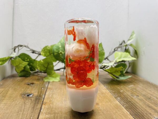 水中花シフトノブ 白薔薇と赤紫陽花