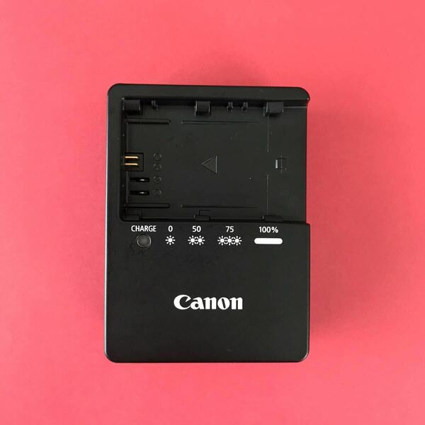 Canon キャノン　純正　バッテリーチャージャー　充電器 LC-E6 