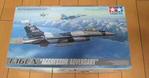 タミヤ製　1/48　F-16C/N `アグレッサー/アドバーサリー`箱痛みあり