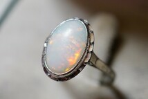 646 天然オパール リング 指輪 ヴィンテージ アクセサリー SILVER刻印 アンティーク opal 宝石 天然石 カラーストーン 装飾品_画像2