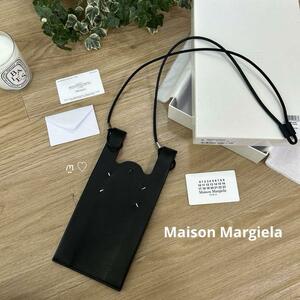 送料無料　メゾンマルジェラ　4ステッチホーンネックポーチ　スマホショルダーバッグ　ブラック　Maison Margiela