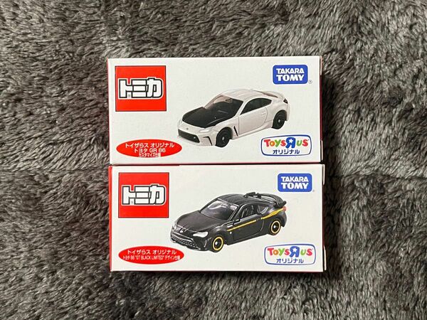 新品・未開封 トイザらス オリジナルトヨタ GR 86＆トヨタ 86 GT BLACK LIMITED デザイン仕様　２台セット