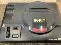 【1円スタート】SEGA セガ MEGA DRIVE メガドライブ 16-BIT HAA-2510 コントローラー 2個　カセット2本【動作未確認、ジャンク】_画像2