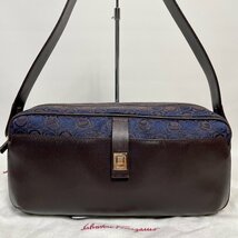 2403-100-2｜美品｜Salvatore Ferragamo サルヴァトーレフェラガモ ショルダーバッグ キャンバス レザー ガンチーニ 付属品あり_画像2