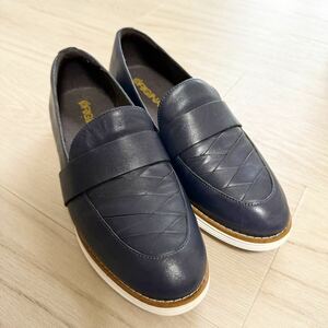 美品 COLE HAAN コールハーン フラット シューズ スリッポン 靴 レディース 5 1/2 ハーフ 5.5 約 22.5cm 相当 ネイビー オススメ