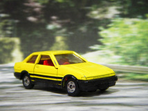 【中古ミニカー】tomica / トミカ：TOYOTA / トヨタ：SPRINTER TRUENO / スプリンター トレノ：No.67：1/61：イエロー 当時物_画像1