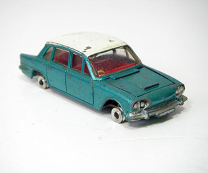 [ Junk minicar ]DINKY TOYS / Dinky :TRIUMPH 2000 / Triumph :135: that time thing : Britain made 