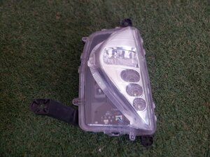 トヨタ純正 ZVW50 ZVW51 ZVW55 50 プリウス 前期 LED フォグランプ フォグライト 左側 助手席 KOITO 47-83 点灯確認済 m-23-4-257