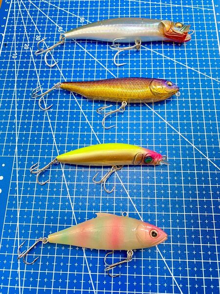 ソルトルアー　メガバス(megabass) ４個セット〈美品〉