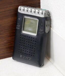 ▼送料180円(R604-E31)SONY ソニー FMラジオ ICF-T510V AM/FM/VHF3バンド 動作品 カバー付き ポケットラジオ 通勤ラジオ