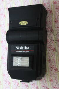 Nishika TWIN LIGHT 3010 発光可　一部難あり　中古品