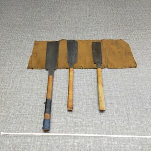 す1439 鋸　在銘　由之助? 五郎 伊勢吉 両刃鋸 手道具 大工道具 3本 まとめ売り のこぎり