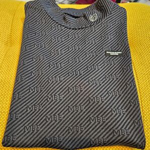 マスターバニーエディション　レディースウェア2023年モデル　MBEロゴストラップジャガード半袖モックネックシャツ