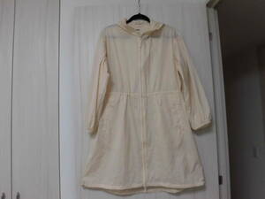 中古品★ユニクロ　POCKETABLE　COAT　ポケッタブルコート　Sサイズ　NATURAL　４３９６９４　WOMEN★１着