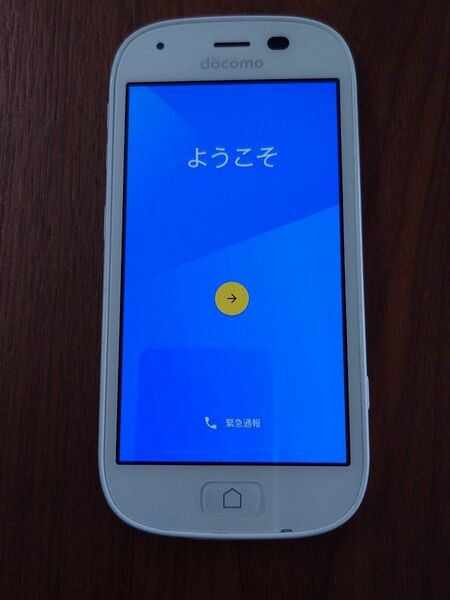 富士通 らくらくスマートフォン F-04J ホワイト 利用制限なし 水没なし 電源確認 画面綺麗