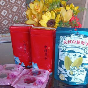 中国茶と干葡萄と薔薇茶