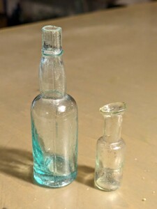 昭和レトロガラス瓶　明治初期便利水瓶　大正ミニ一升瓶