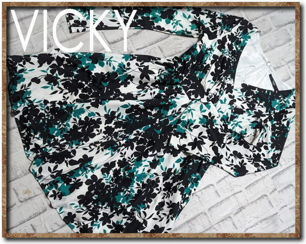 ☆VICKY COUTURE　ビッキー　プリントワンピース　白☆