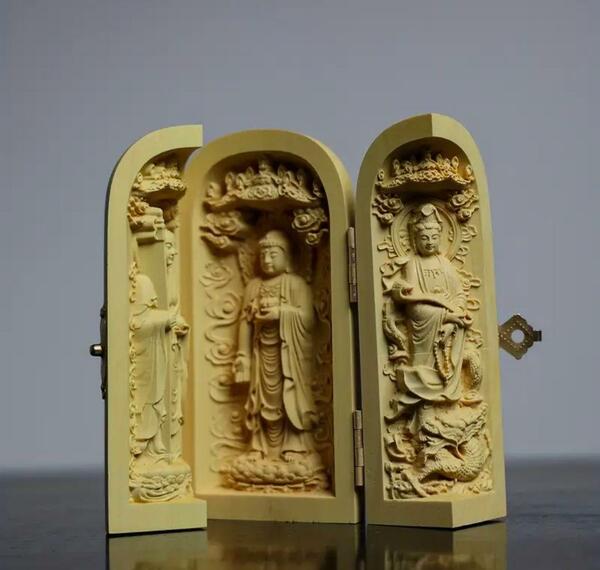 箱木仏像(開くと木彫り３仏像)