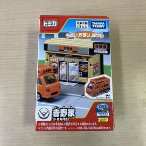 【TS0421】吉野家 トミカ TAKARA TOMY ドライブスルー ミニカー コレクションの画像1