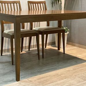 IDC大塚家具 高品質ダイニング5点セット テーブル＋チェア4脚 天然木 食卓椅子の画像2