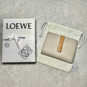 美品！LOEWE ロエベ　バーティカルウォレットミディアム　二つ折り財布