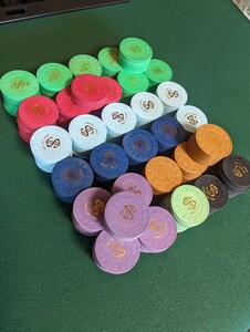 カジノチップ　約300枚　ポーカー　ブラックジャック　バカラ　ルーレット　チップ　カジノ MGM ヨコサワ　麻雀