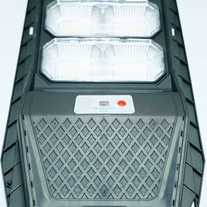 【ソーラーパネル一体式】ソーラー充電 LED600W 投光器 道路灯タイプ！リモコンで照度調節や多彩な制御可能！人感点灯モード搭載！街灯の画像3