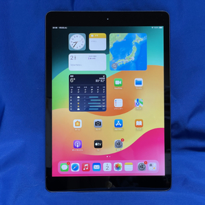 Apple アップル iPad (第8世代) Wi-Fiモデル 10.2インチ 32GBの画像1