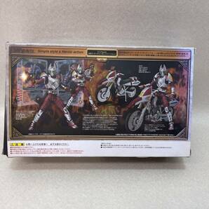 E4104★中古未使用品★美品★ バンダイ/フィギュア/S.H.Figuarts/仮面ライダーブレイド/ギャレン&レッドランバスセットの画像2