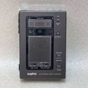 J2127★中古品★ジャンク品★動作未確認品 サンヨー SANYO カセットレコーダー MR-02 ケース付 の画像2