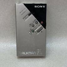 J2129★ジャンク品★中古品★ SONY ソニー カセットウォークマン WM-F2 WALKMAN _画像2