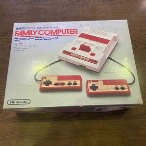 西542 Nintendo 任天堂 家庭用カセット式ビデオゲーム Nintendo FAMILY COMPUTER ジャンク ソフト付 ファミリーコンピュータ ファミコン の画像6