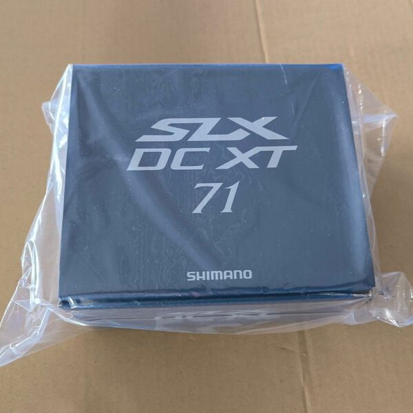 新品未開封　シマノ ベイトリール 22SLX DC XT 71 (左)