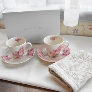 PAY1・YA2*ローラアシュレイ*ペア コーヒーカップ&ソーサー2客 タオルセット*LAURA ASHLEY*C&S*薔薇バラ*ローズ*おしゃれ