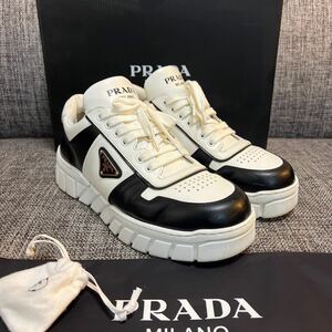 PRADA スニーカー　2EE378 9 プラダ　28センチ相当　表参道店にて購入