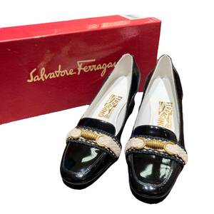 Salvatore Ferragamo フェラガモ パンプス ブラック エナメル サイズ6 23.5相当