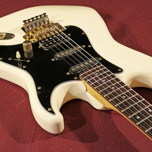 【Fender Japan】STR70（SWH）PRO-FEEL Stratocaster（EX-TREM tremolo／HOTROD-75＋DRAGSTER PU／ローズ指板）80年代 日本製 ジャンクの画像3