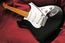 【Fender Japan】ST54-770LS（BLK）'54 Stratocaster Black（Lace Sensor Gold＋Mid Booster 搭載／Vシェイプネック／Alderボディ）日本製_画像1