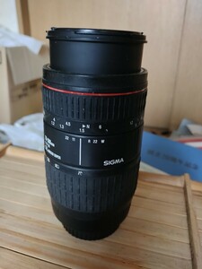 SIGMA　70-300mm 1.4-5.6 DL MACRO SUPER キャノン 中望遠レンズ