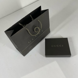 GUCCIの空箱と紙袋