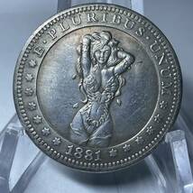 WX1392流浪幣 美人 天眼 鷹紋 外国硬貨 貿易銀 海外古銭 コレクションコイン 貨幣 重さ約20g_画像1
