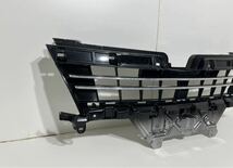 ZRR80W ZRR85W VOXY トヨタ ヴォクシー純正フロントバンパーグリル 53111-28680_画像3